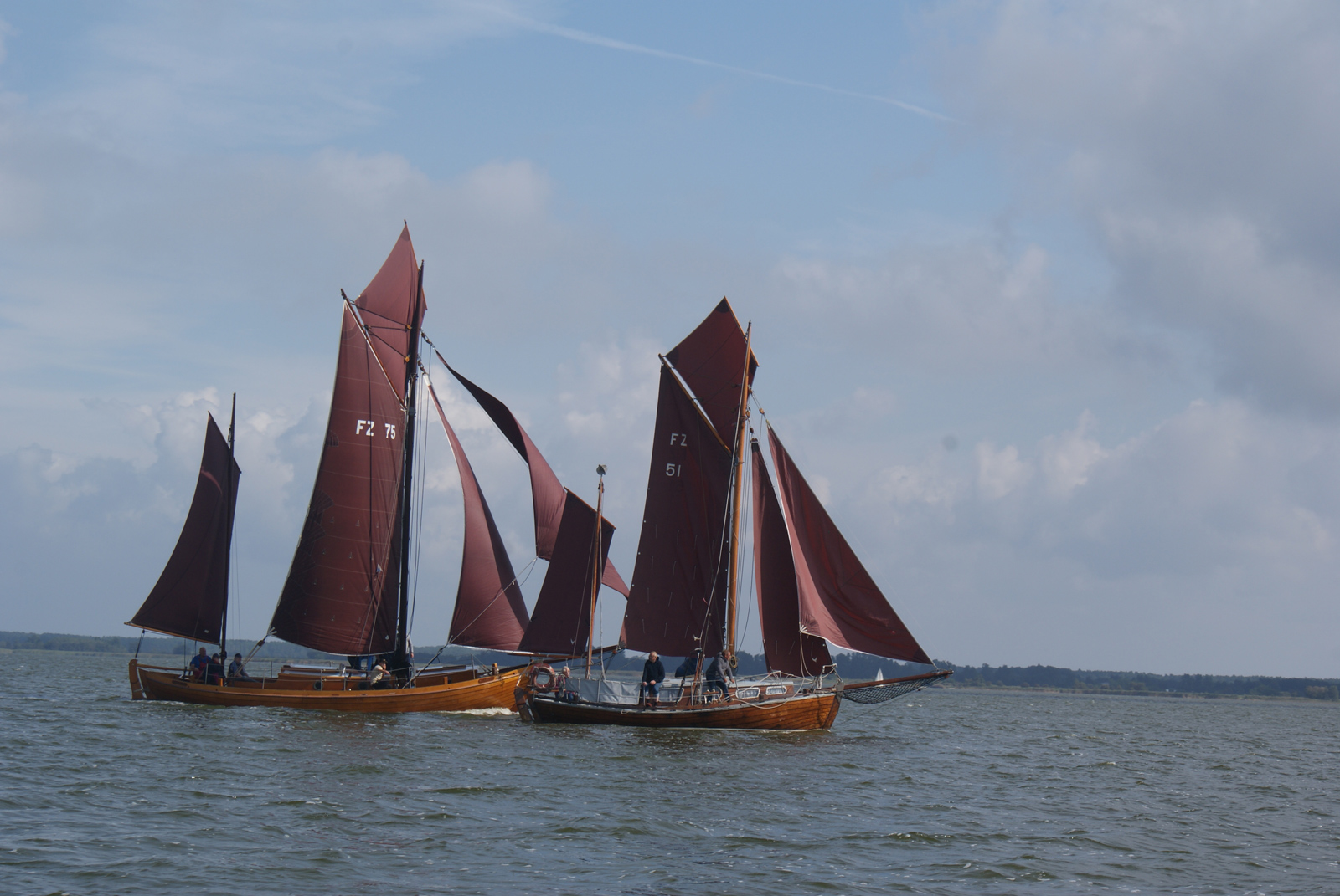 Brązowe żagle pomorskich łodzi Brązowe żagle pomorskich łodzi